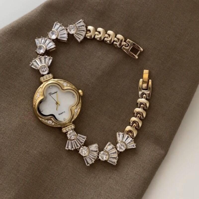 Dainty Vintage Style Gold/Silver Round Stainless Steel Bracelet Ladies Watch