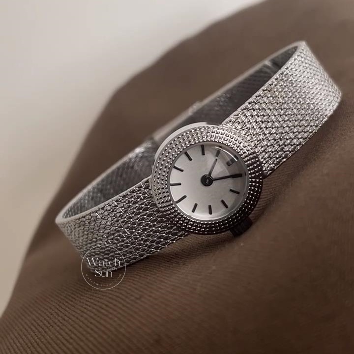 Vintage Gold/Silver Round Face Wristwatch for Women