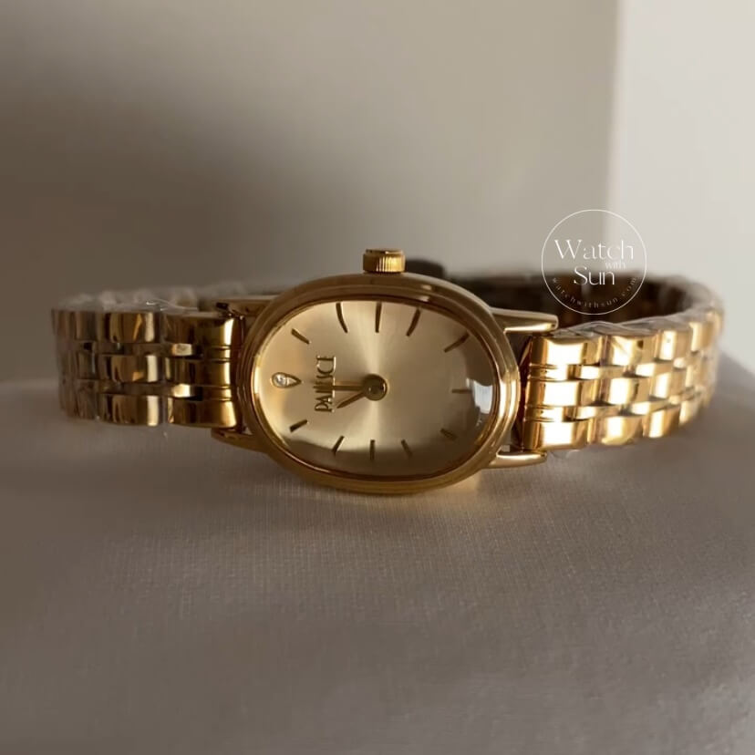 Oval Goose Egg-Shaped Face Gold Bracelet Watch