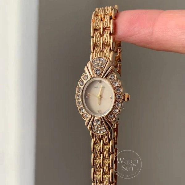 Retro Beige Mother of Pearl Dial Oval Gold Watch for Women