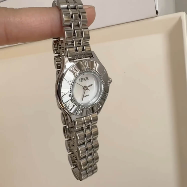Vintage Style Gold Round Stainless Steel Wristwatch