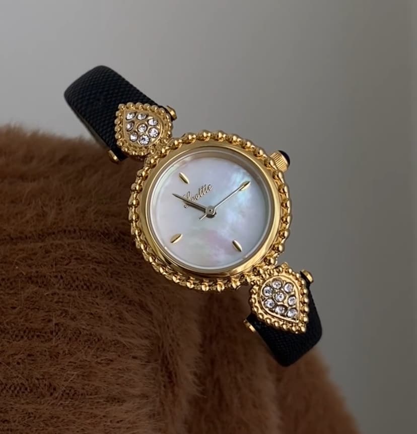 Ghic Round Mother-of-Pearl Dial Stainless Steel Strap Watch