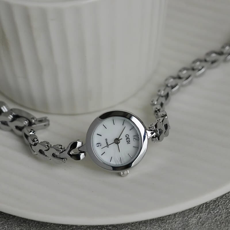 Vintage Style Gold/Silver Round Bracelet Watch