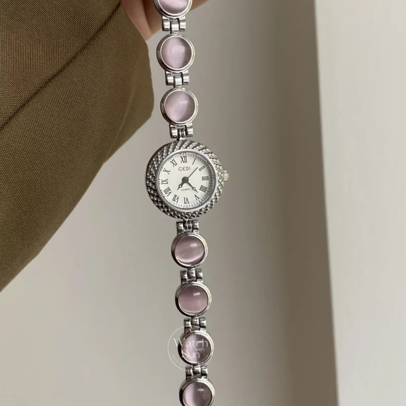 Vintage Round Blue/Purple Cat's Eye Bracelet Watch