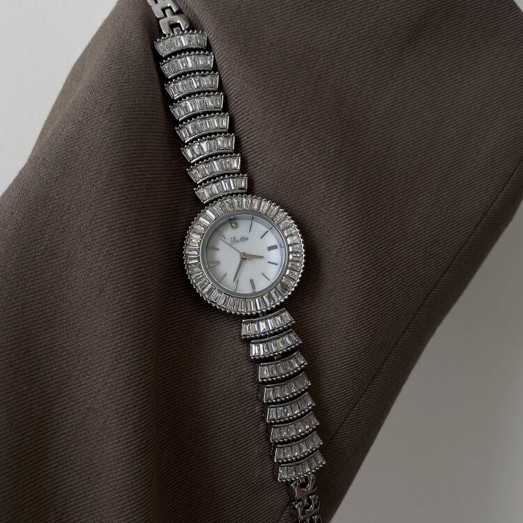 Dainty Rhinestones Silver Round Bracelet Ladies Watch