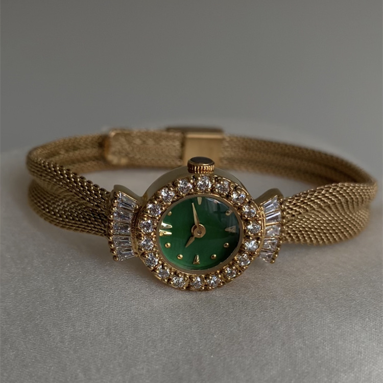 Chic Gold-Emerald Round Stainless Steel Watch