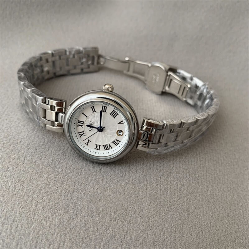 Minimalist Round Silver Band Watch