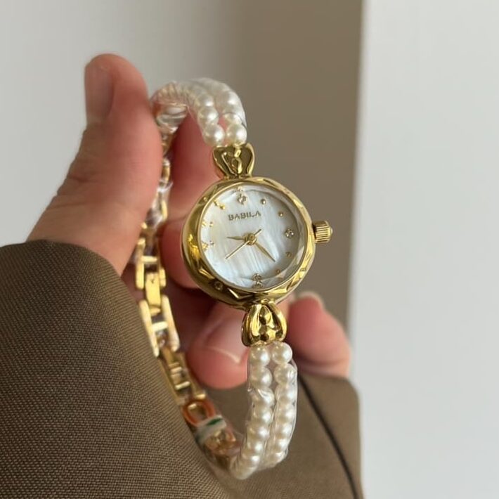 Dainty Round Mother-of-Pearl Dial Stainless Steel Strap Watch