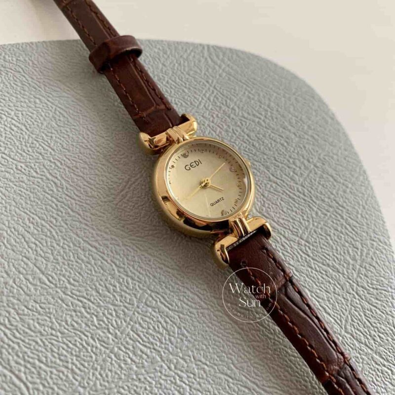 Vintage Style White Round Face Geniune Leather Ladies Watch