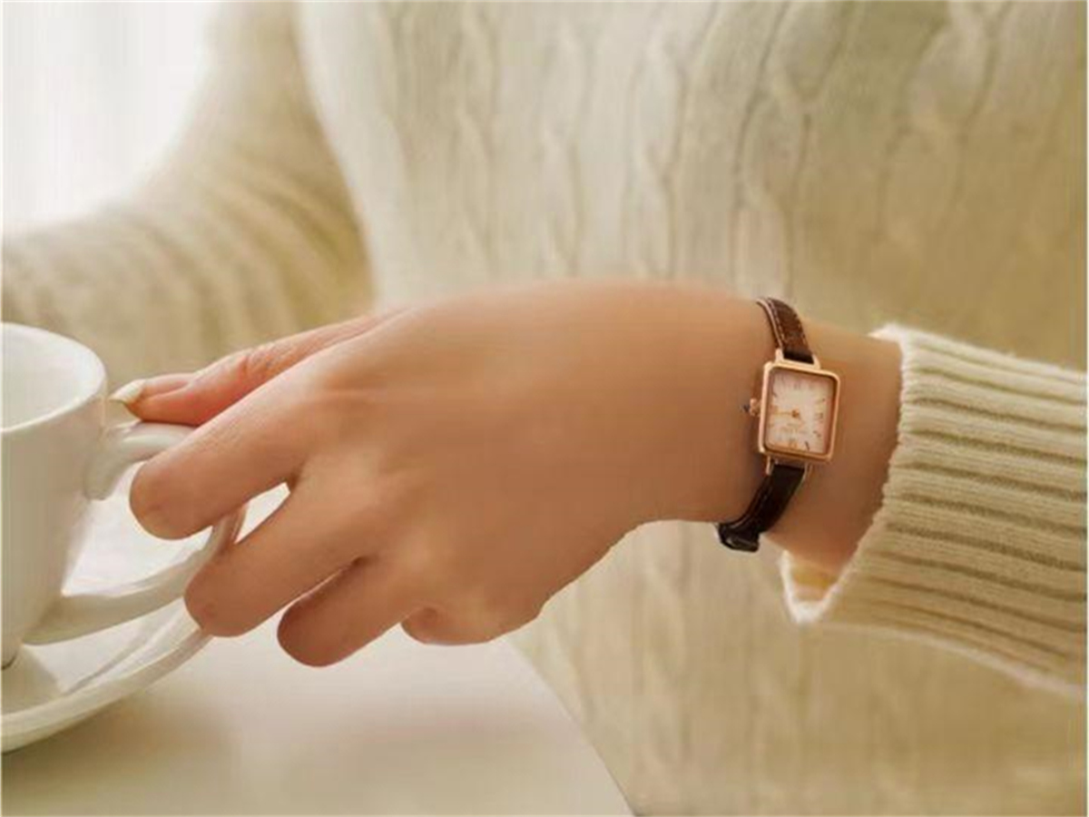 women's vintage style watch