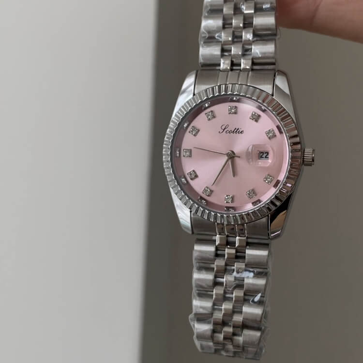 Chic Style Silver-Pink Round Bracelet Watch for Women