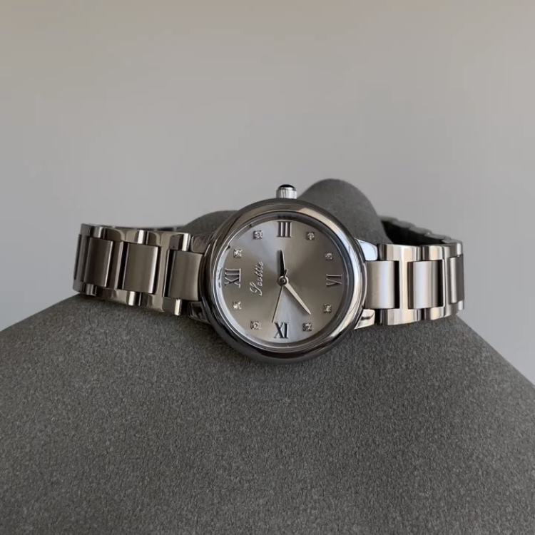 Chic Round Face Silver Chain Watch for Women