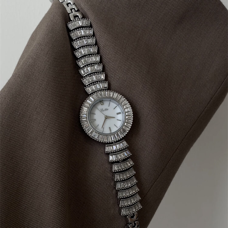 Dainty Rhinestones Silver Round Bracelet Ladies Watch