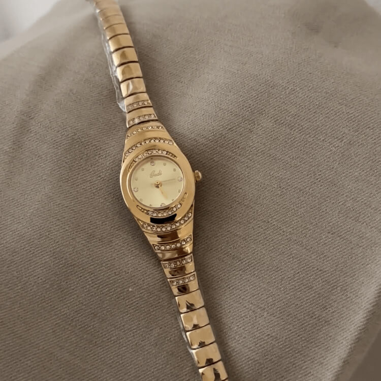 Vintage Gold/White Round Face Bracelet Watch for Women