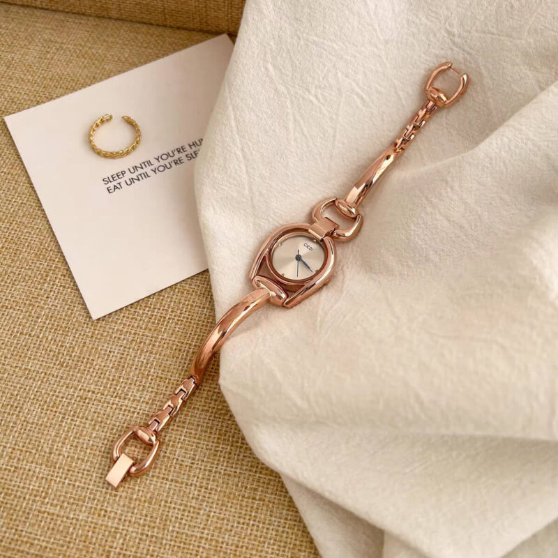 Classic Golden Round Women’s Bracelet Watch