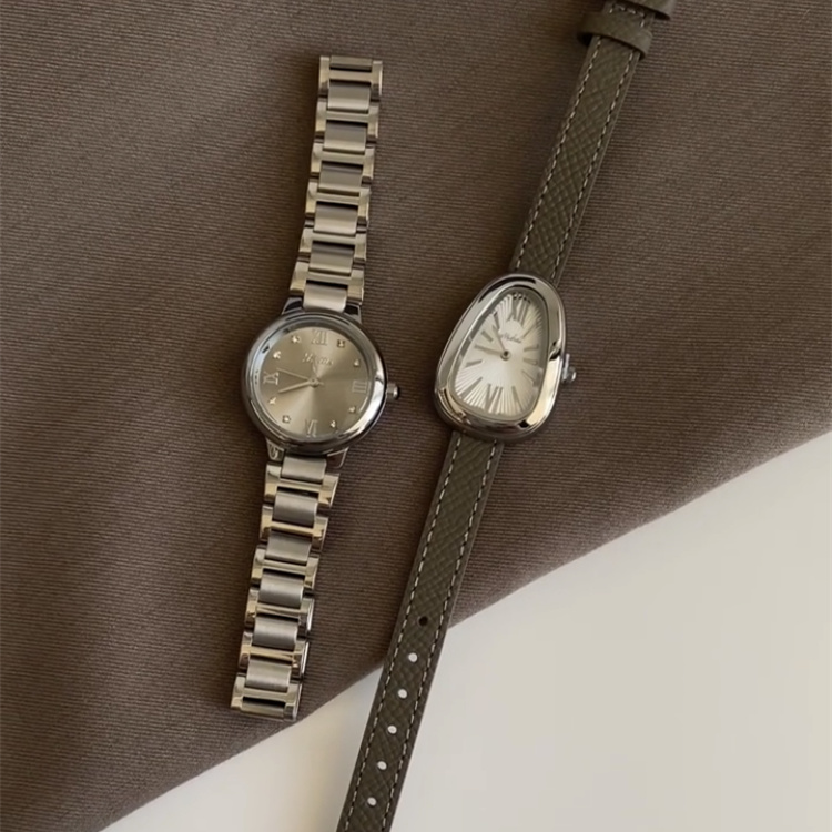Chic Round Face Silver Chain Watch for Women