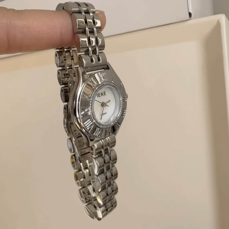 Vintage Style Gold Round Stainless Steel Wristwatch