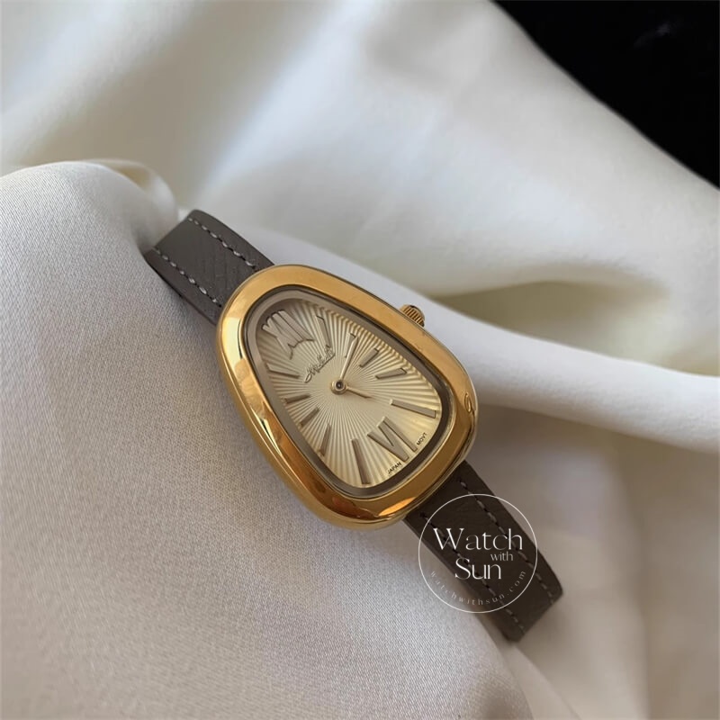 Vintage Style Brown/Black Snake Head Shape Leather Watch