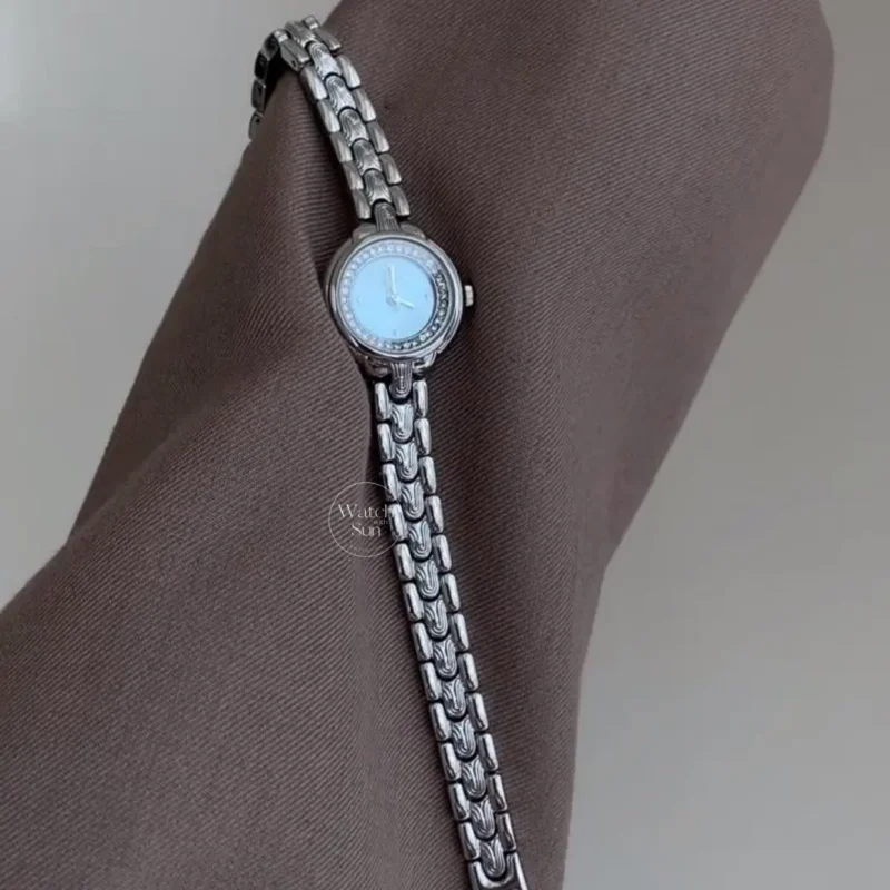 Dainty Silver Metal Watch for Women Blue/Silver Round Dial Petite Vintage Female Watch