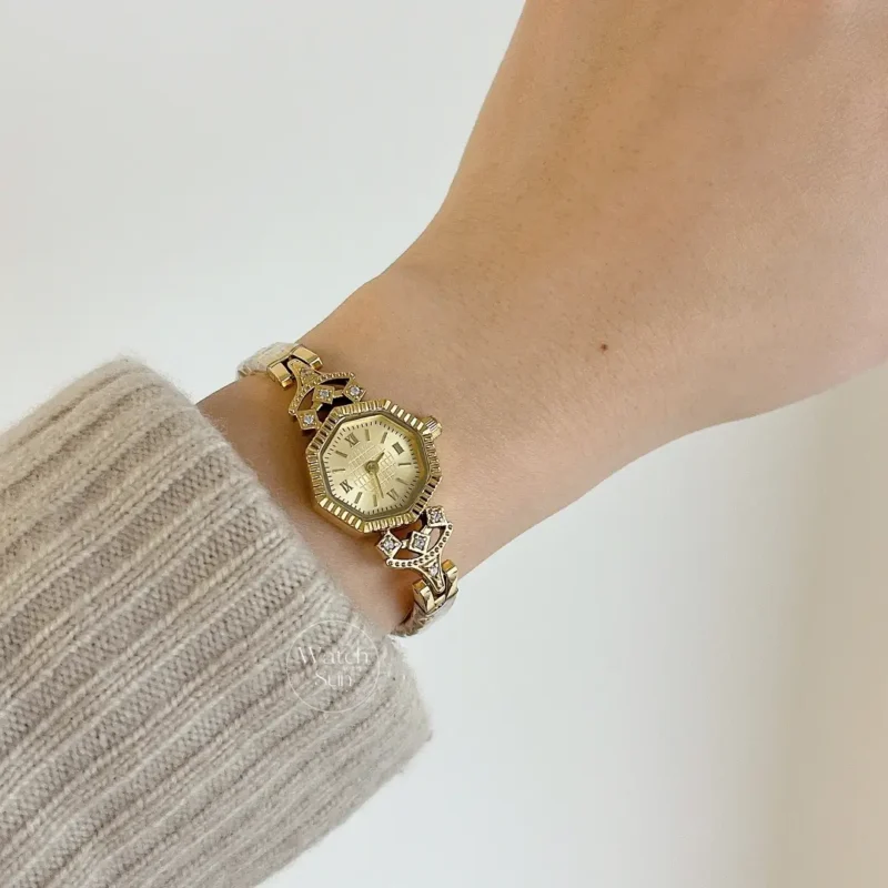 Womens Quartz Watch Vintage-Inspired Gold Bracelet with Octagonal Dial Womens Quartz Watch Vintage-Inspired Gold Bracelet with Octagonal Dial