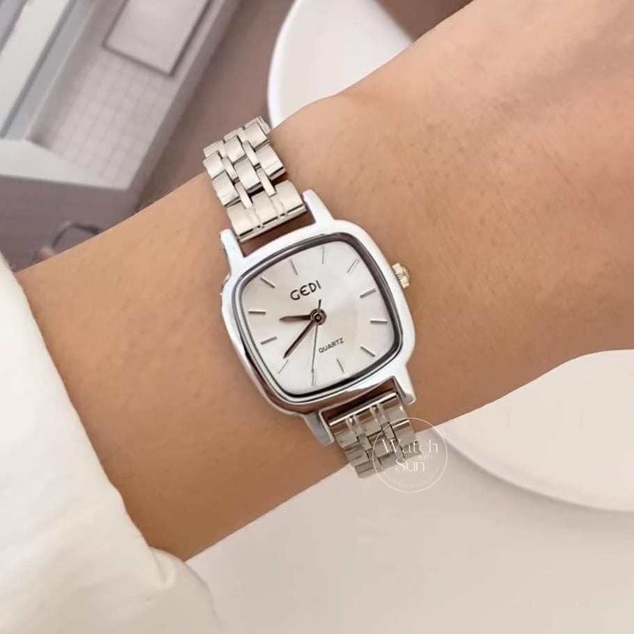 Minimalist Style Silver/Green Square Face Bracelet Wristwatch