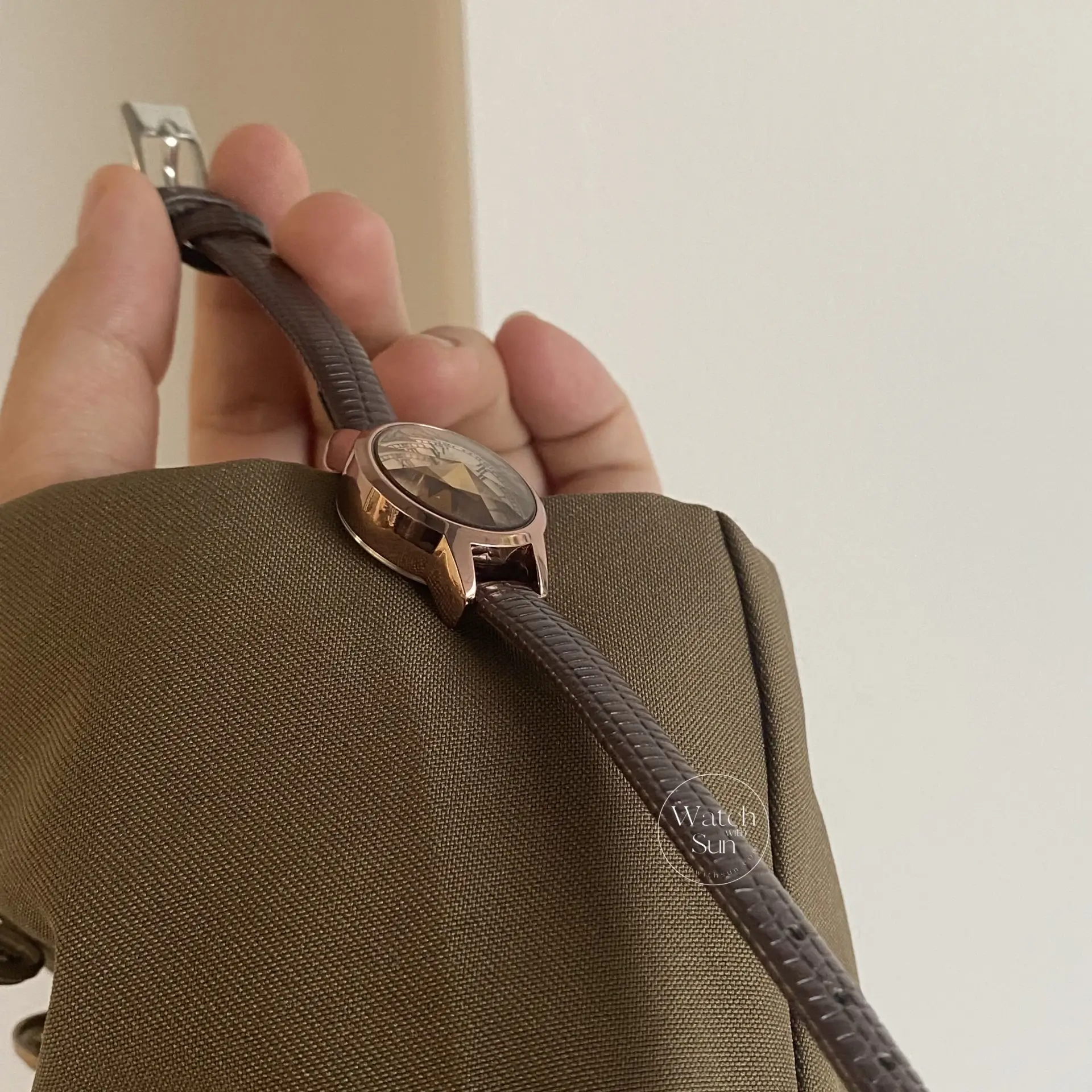 Vintage Style Small Round Face Genuine Leather Watch for Women