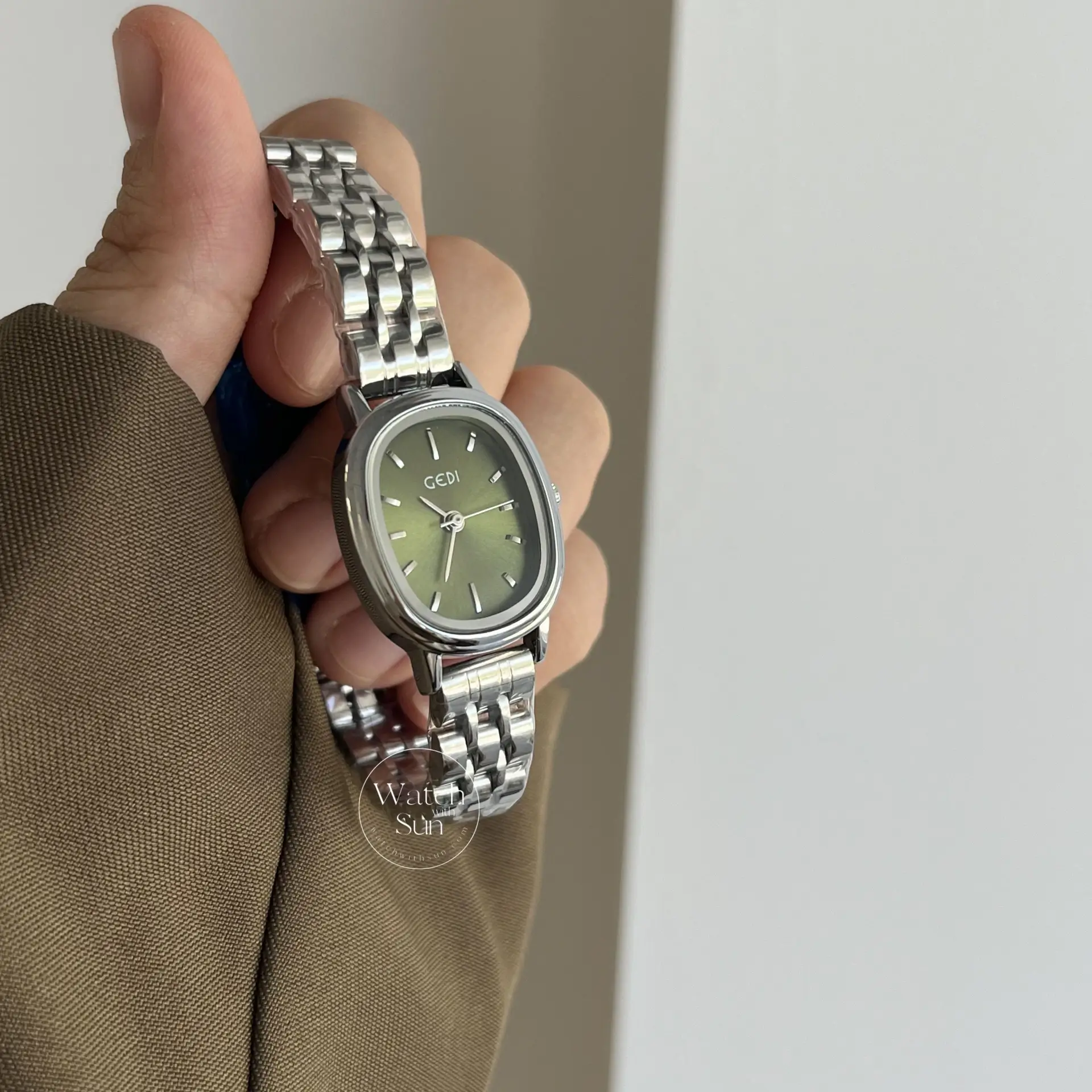 Women's Oval Dial Stainless Steel Bracelet Watch