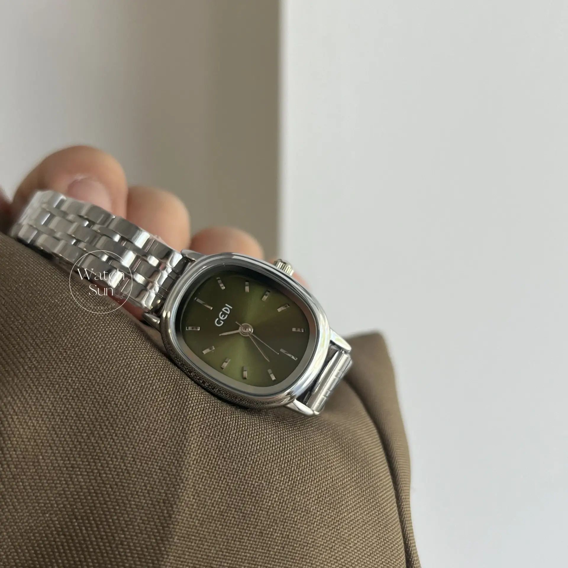 Women's Oval Dial Stainless Steel Bracelet Watch