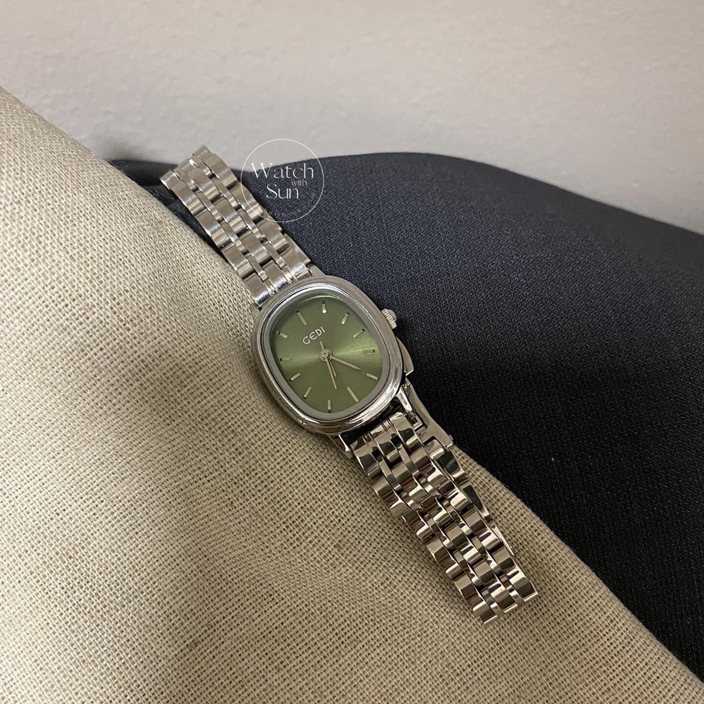 Women's Oval Dial Stainless Steel Bracelet Watch