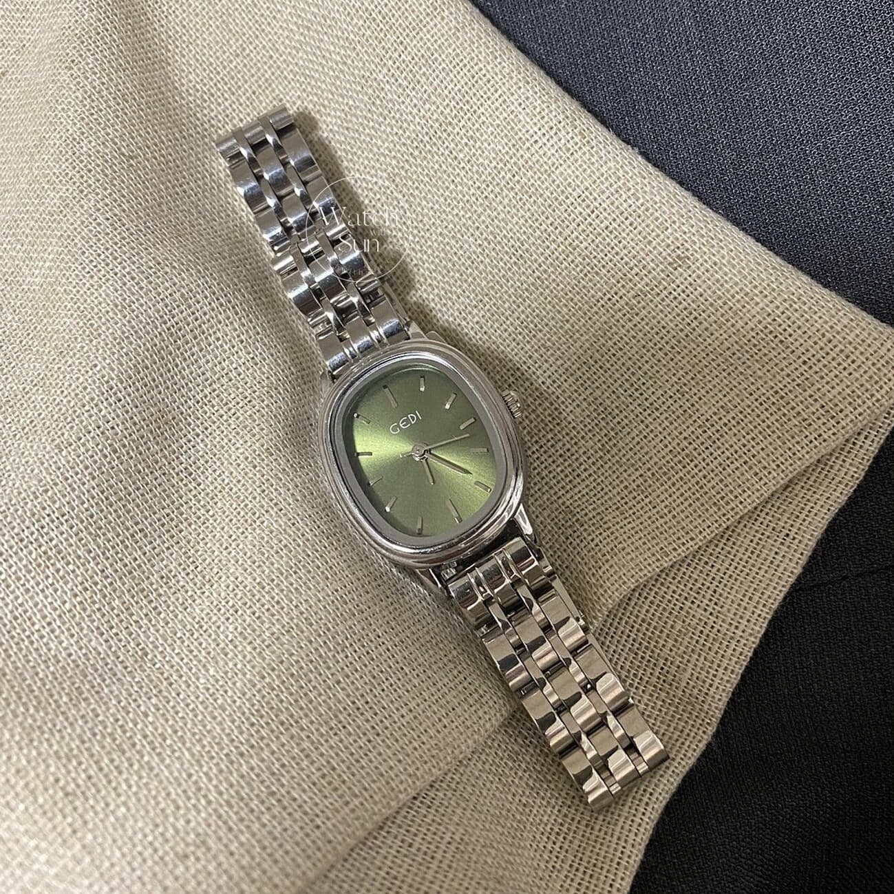 Women's Oval Dial Stainless Steel Bracelet Watch