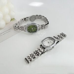 Elegant Oval Dial Bracelet Watch