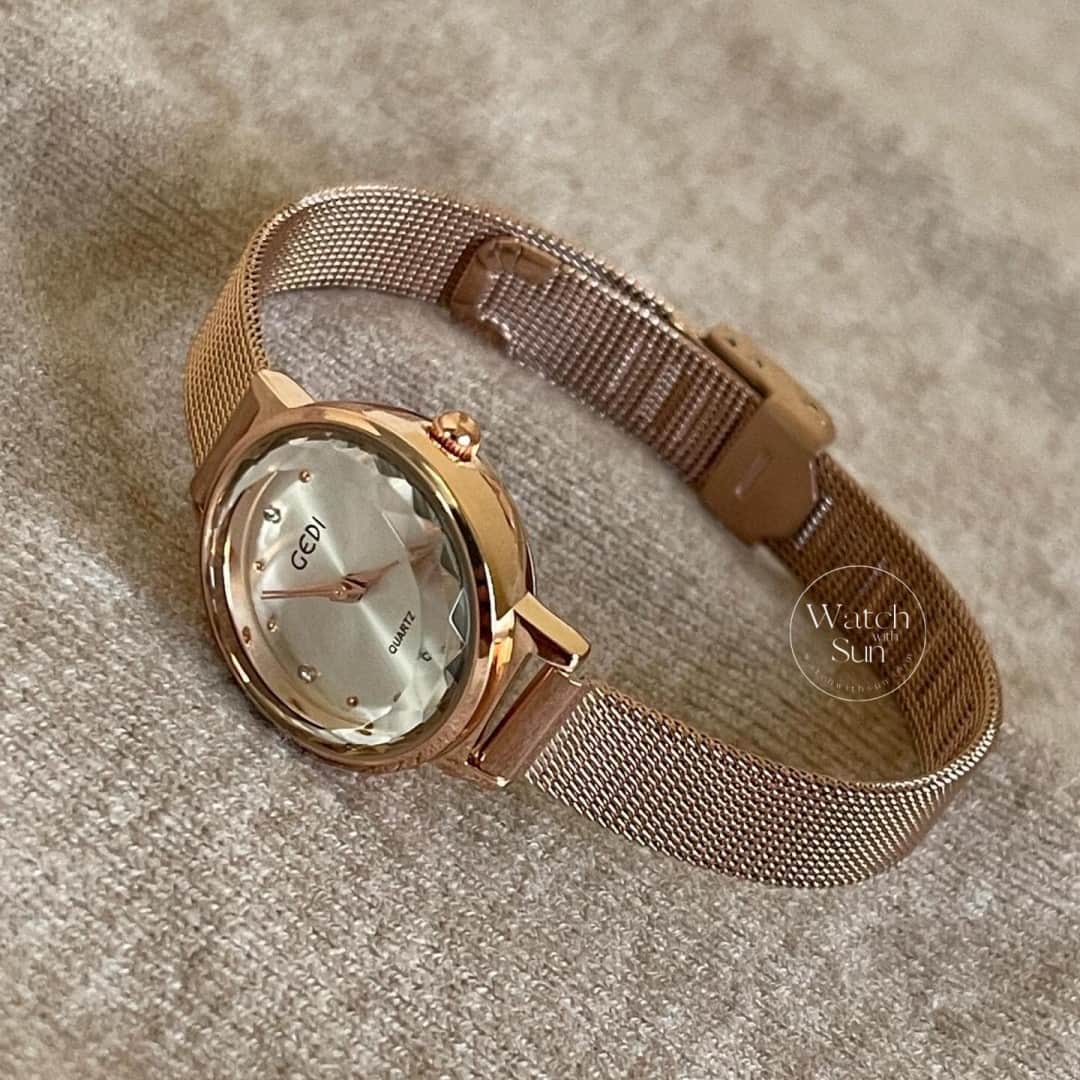 Modern Style Silver Round Bracelet Watch for Women