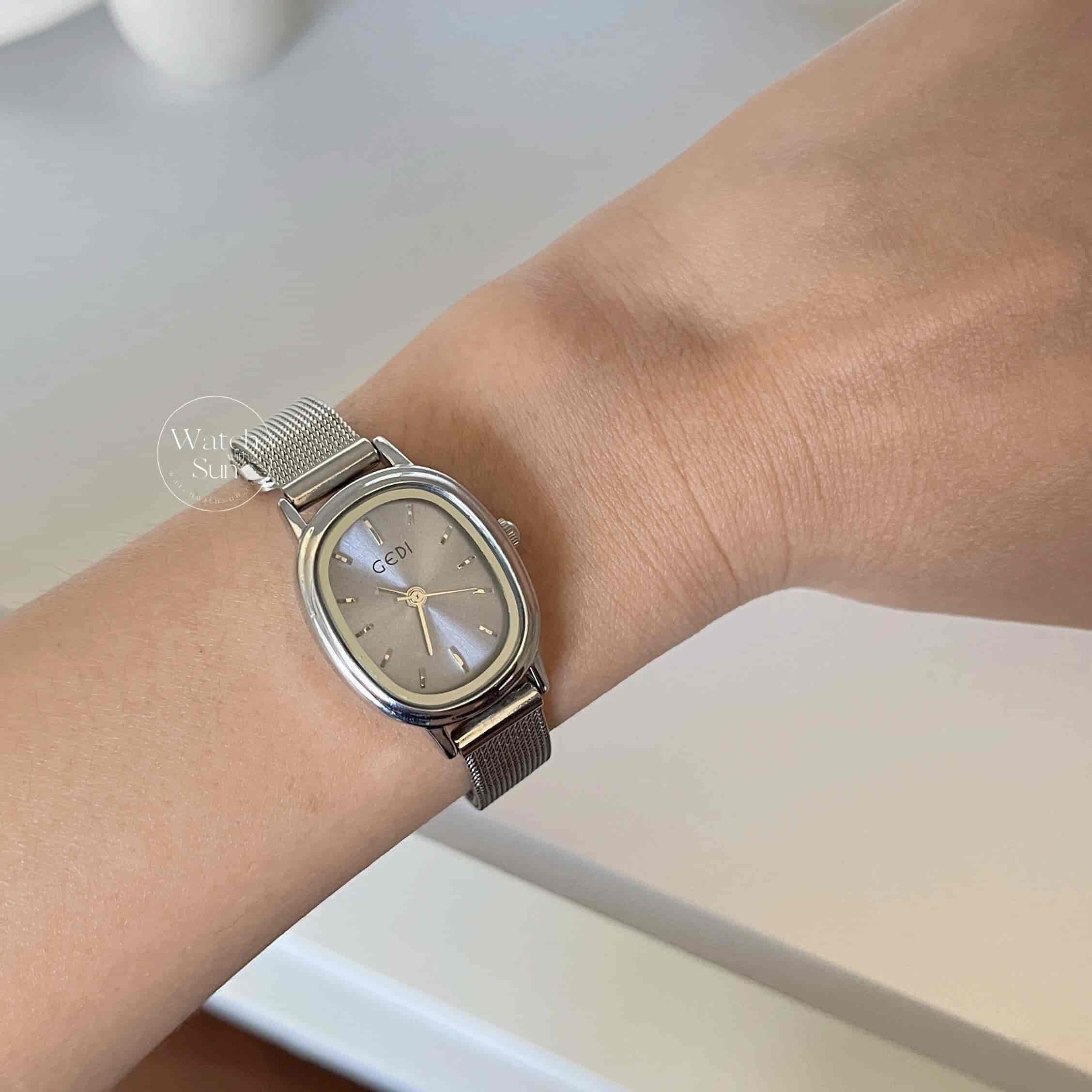 Vintage Style Silver Oval Women's Stainless Steel Watch