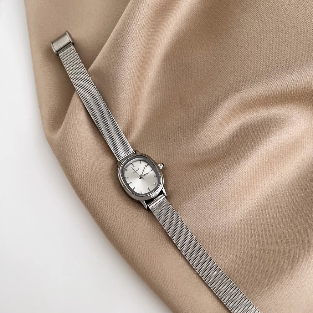 Chic Silver Oval Dial Stainless Steel Women’s Watch