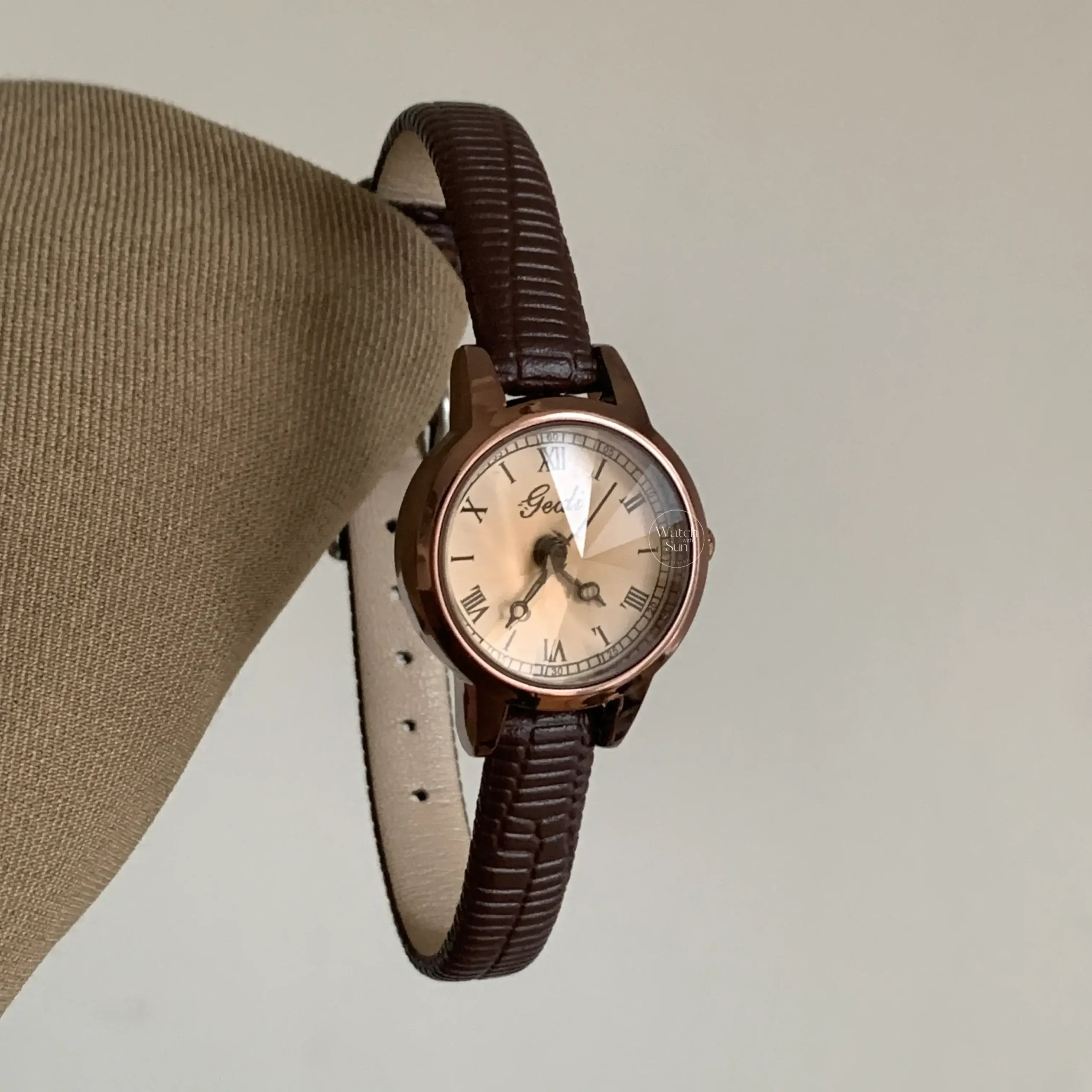 Vintage Style Small Round Face Genuine Leather Watch for Women