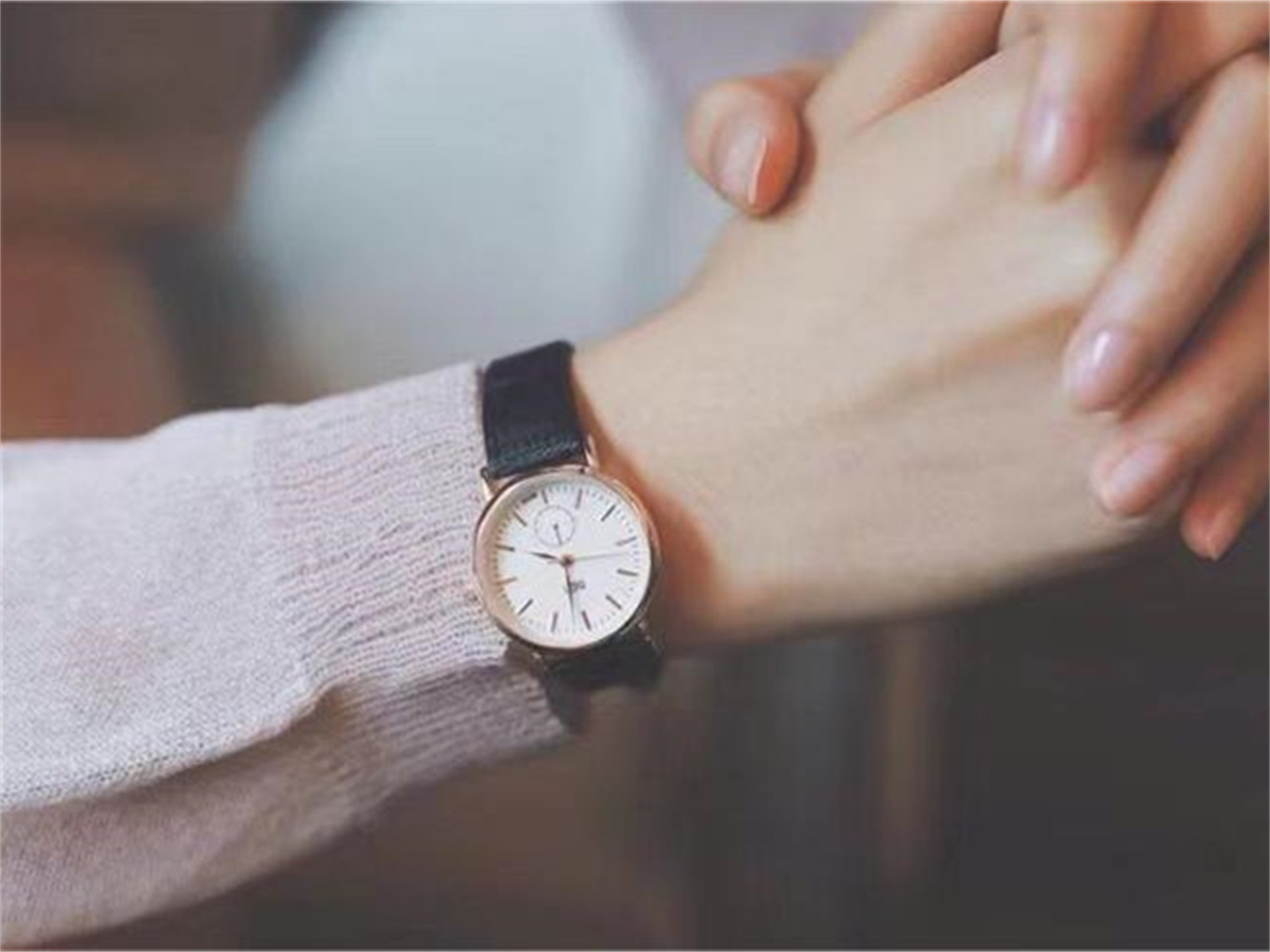 women's vintage style watch