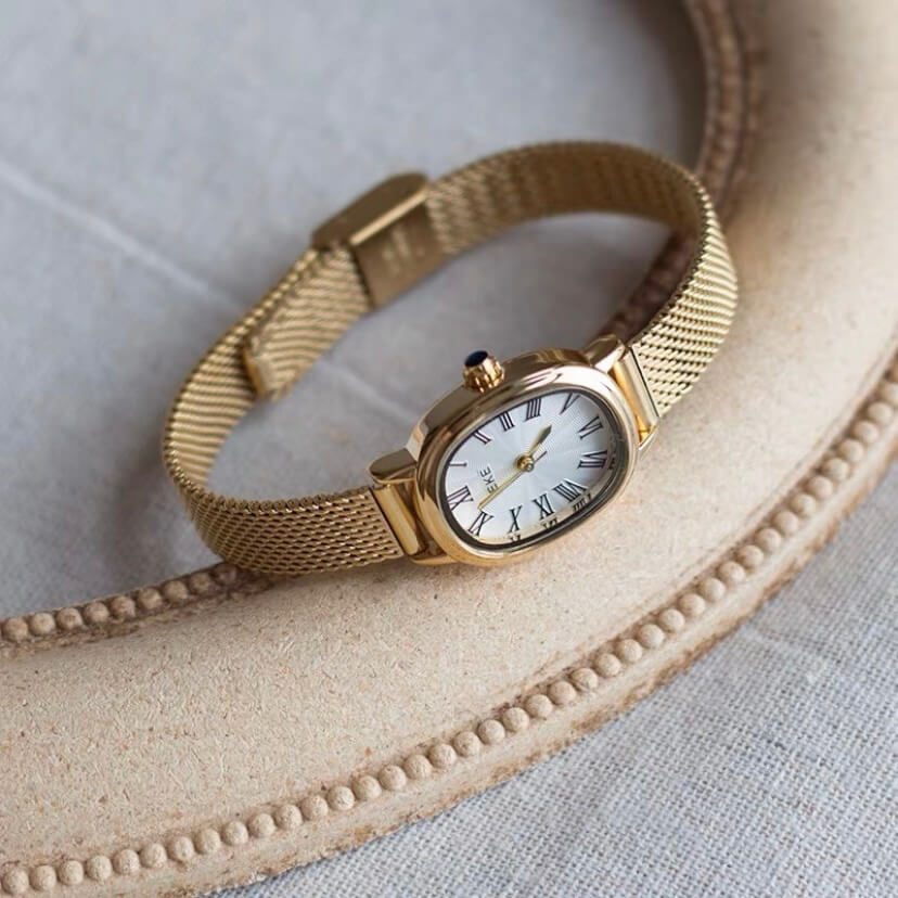simple oval  watch