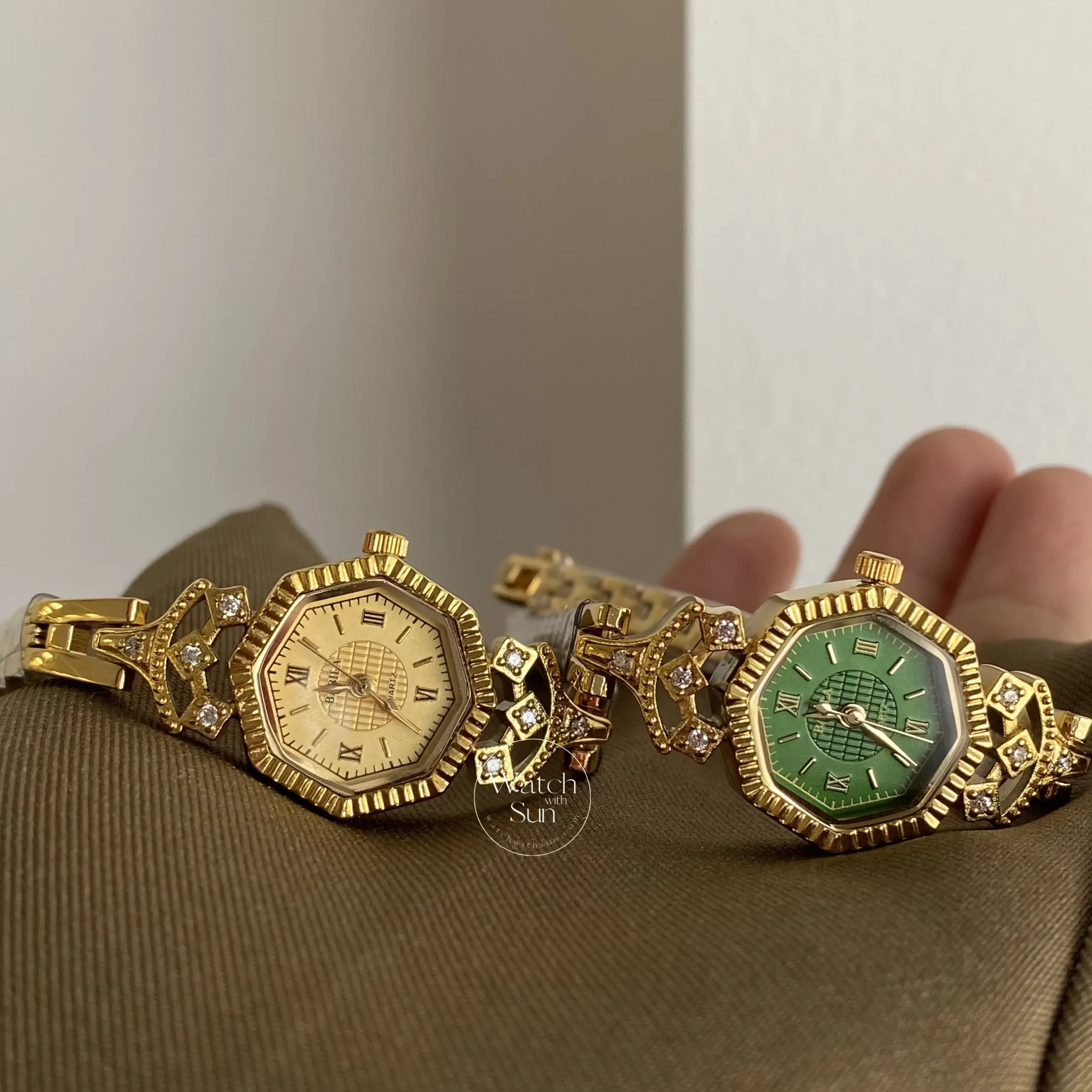 Vintage Style Emerald Green Bracelet Ladies Watch