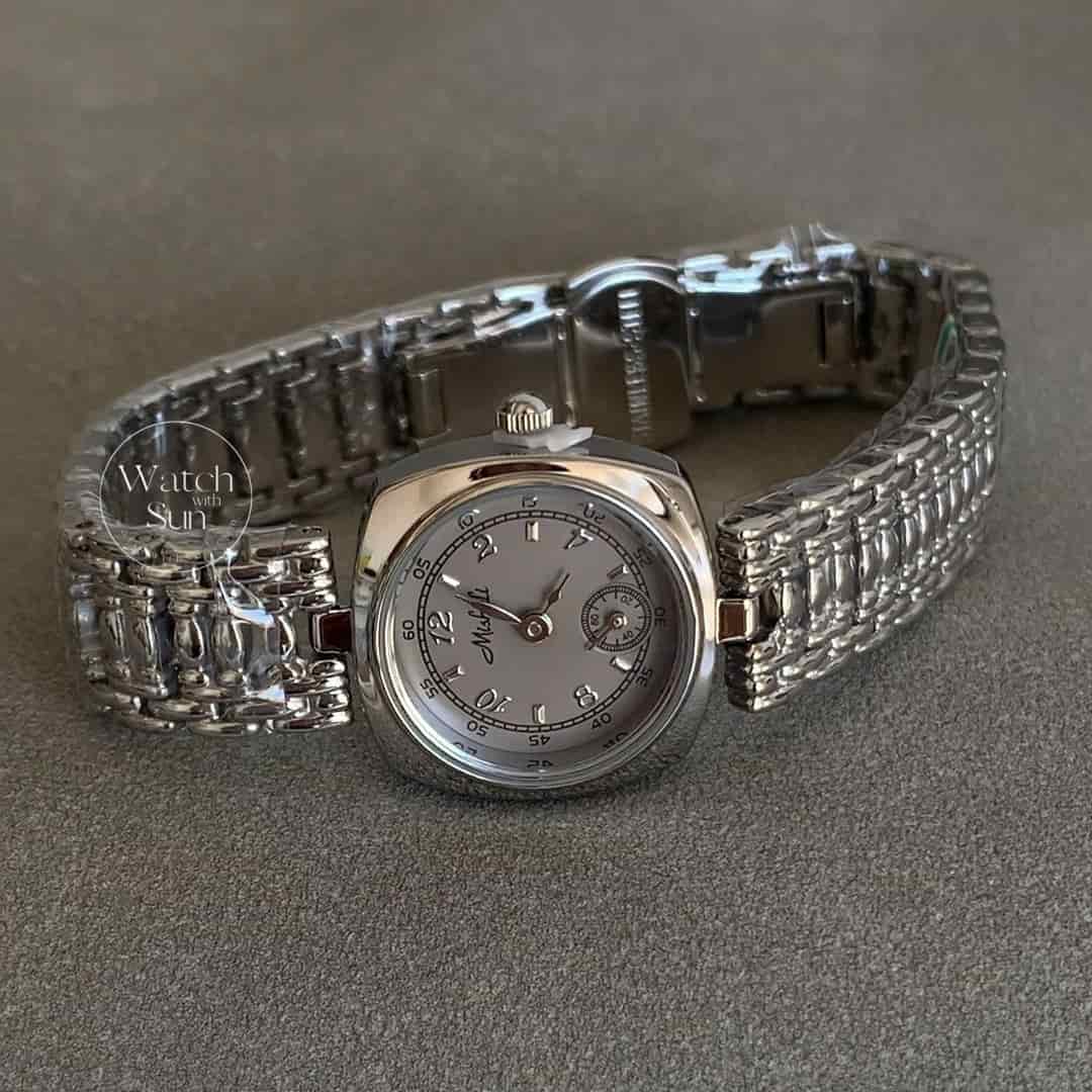 Vintage Style Square Face Gold/Silver Bracelet Watch for Women