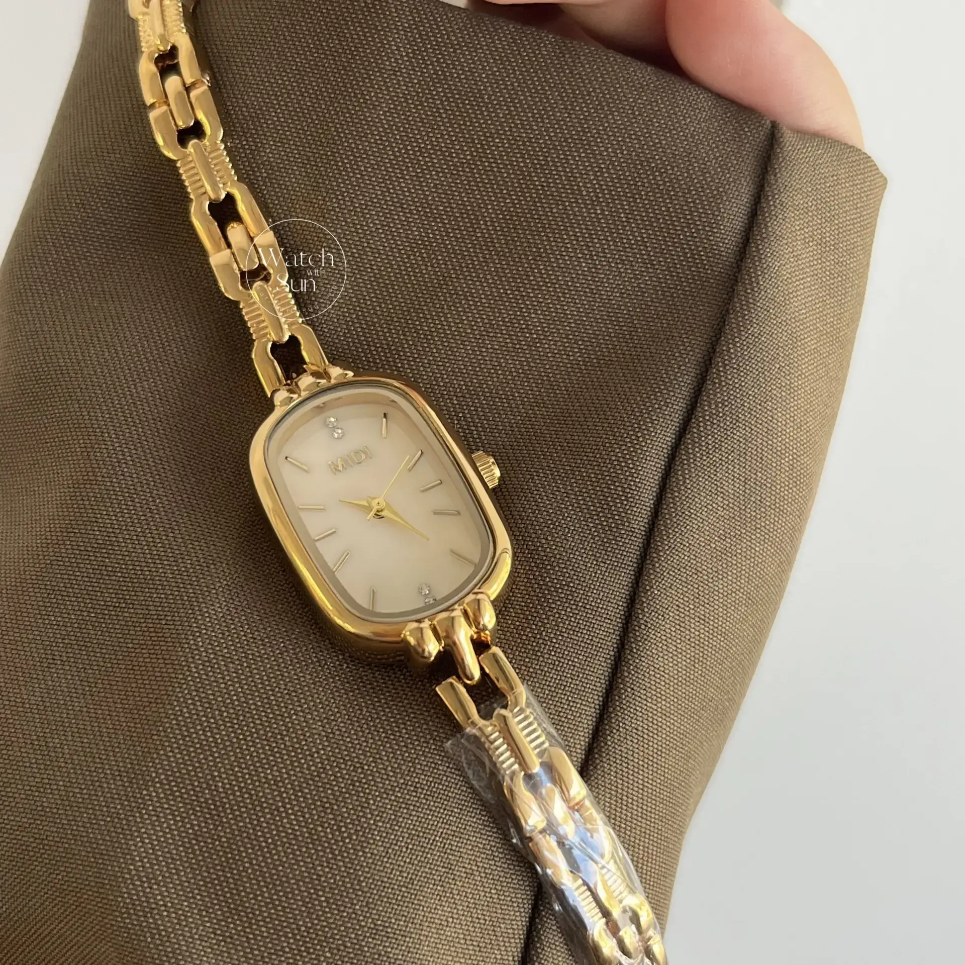 Dainty Gold/Silver Oval Mother of Pearl Bracelet Watch