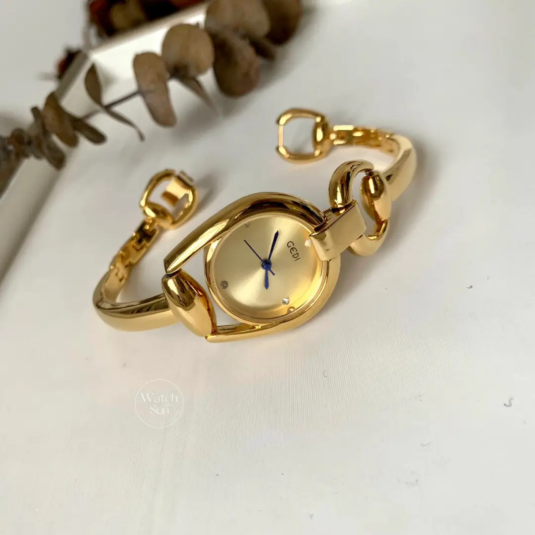 Classic Golden Round Women's Bracelet Watch