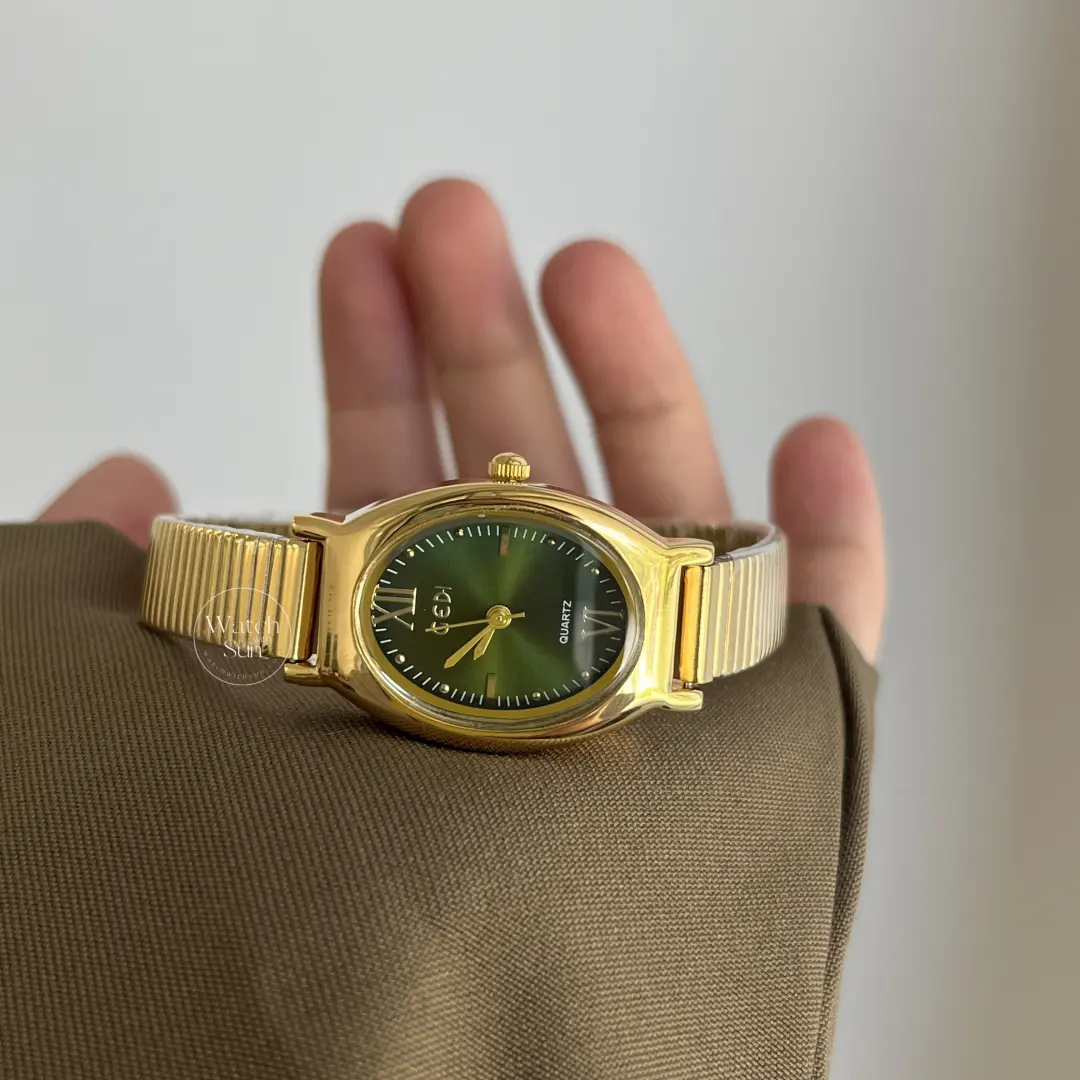 Chic Style Gold Emerald Green Oval Bracelet Ladies Watch