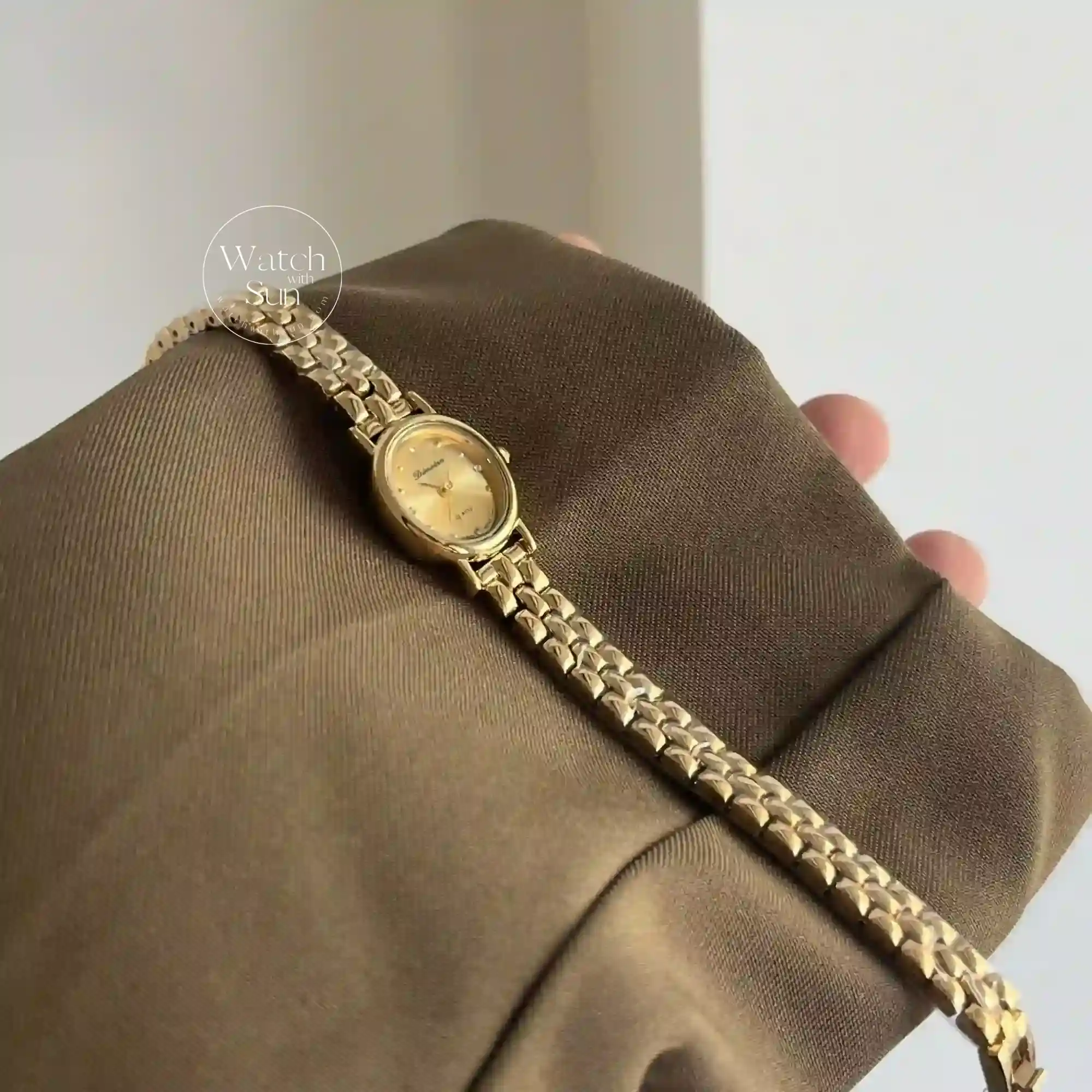 Dainty Gold Round Stainless Steel Small Face Watch