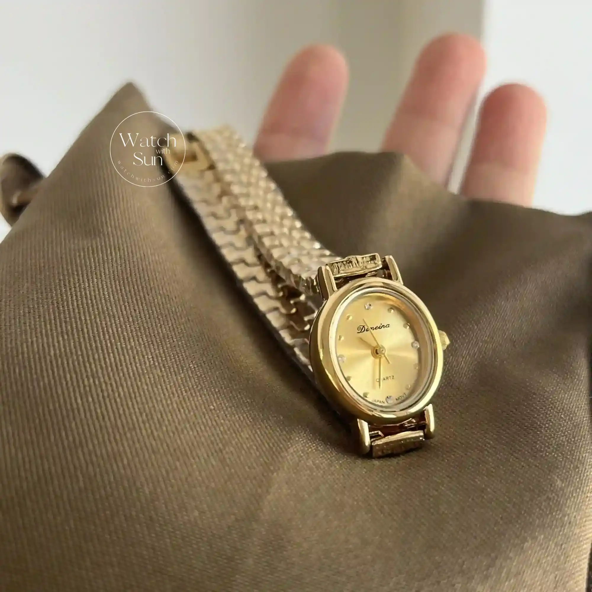 Dainty Gold Round Stainless Steel Small Face Watch