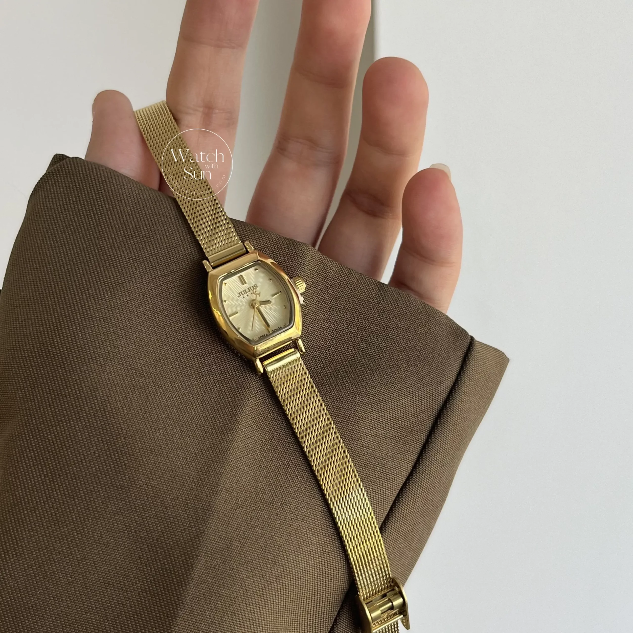 Womens Vintage Gold/Silver Small Watch