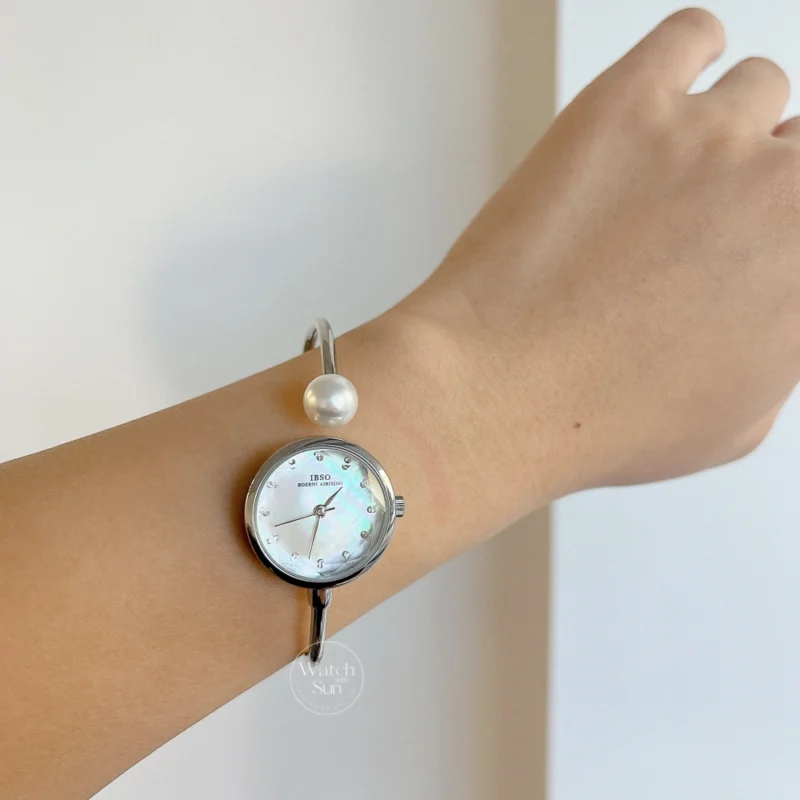 Chic Style White Round Mother of Pearl Bracelet Watch