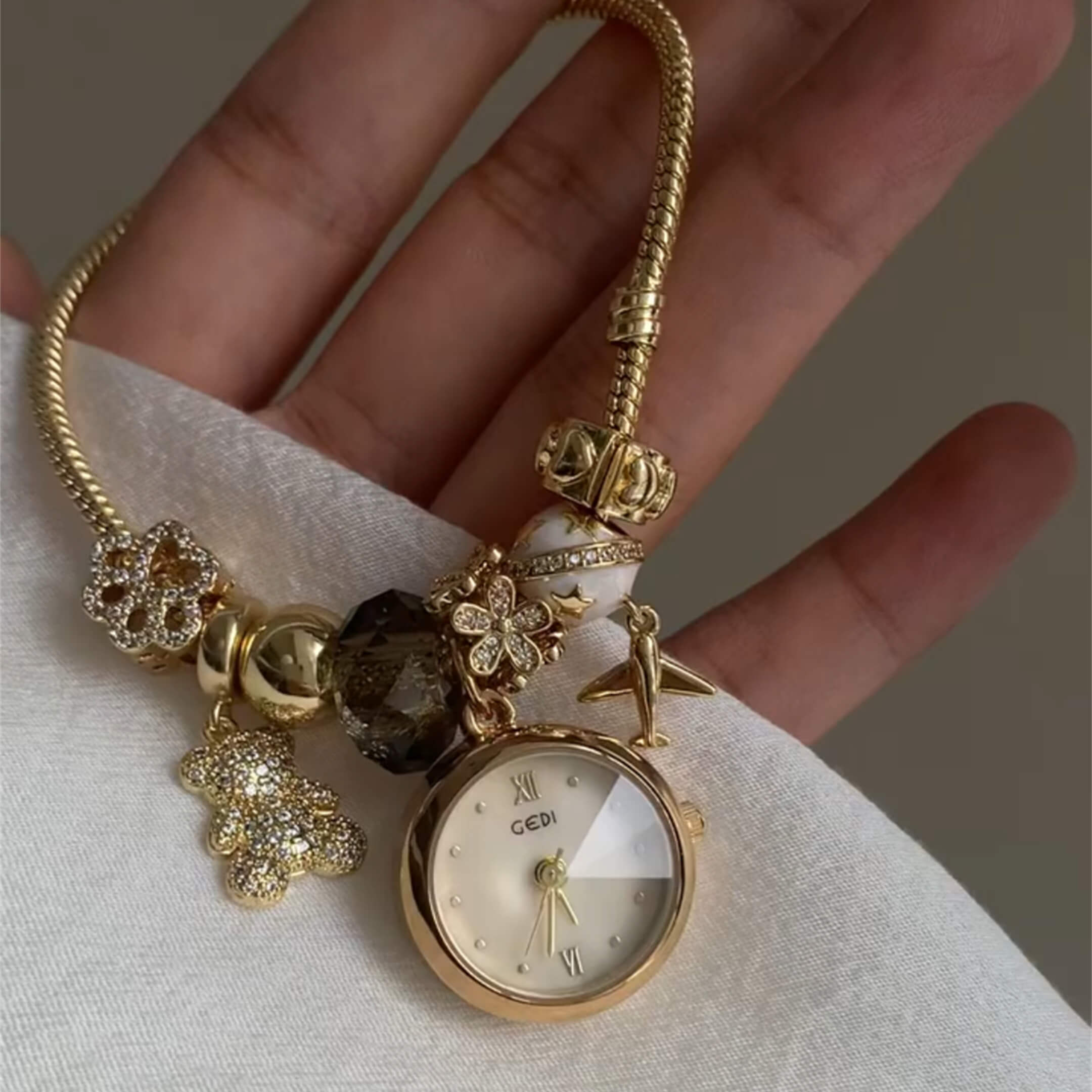 Bracelet charm watch for ladies