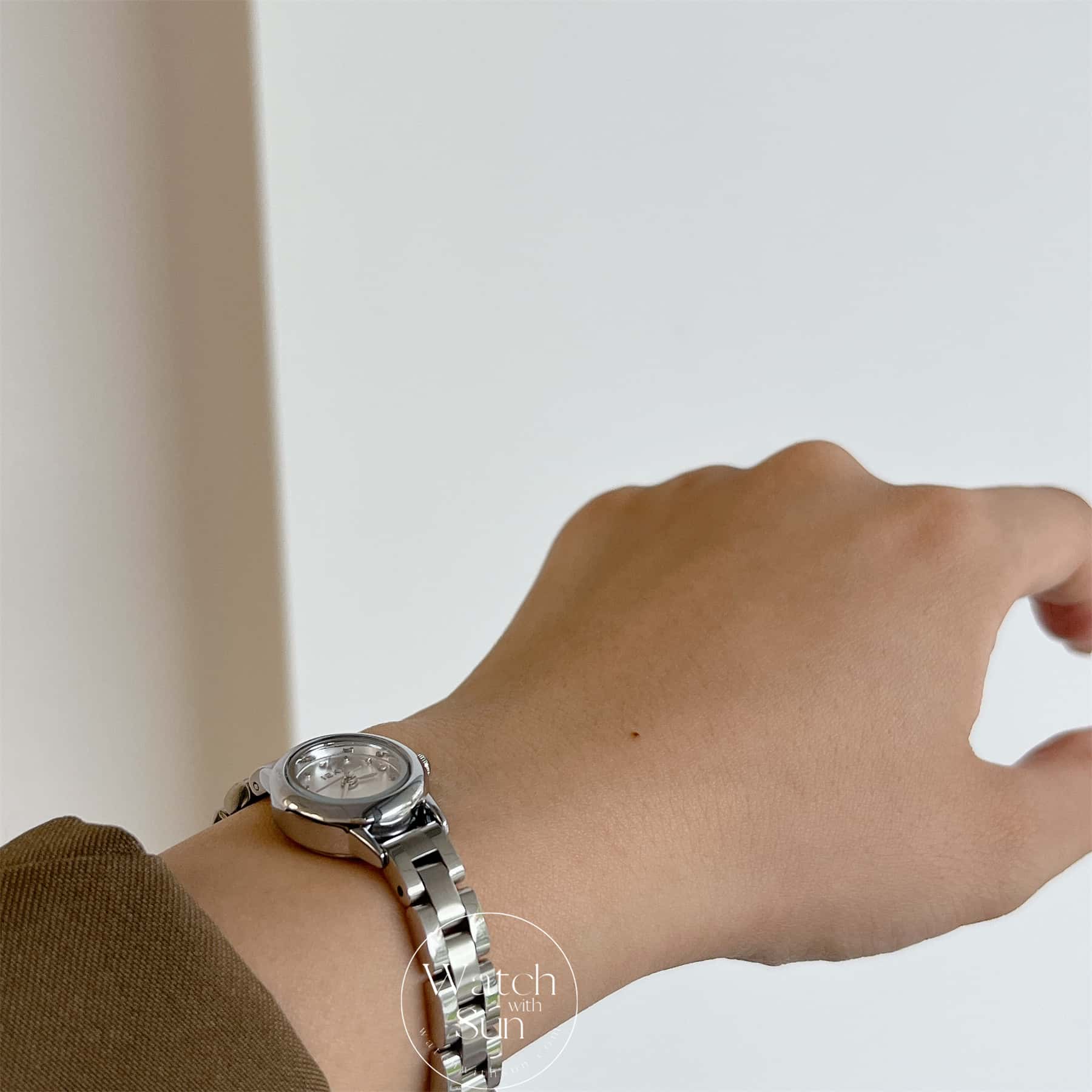 Small Round Face Silver Stainless Steel Watch