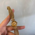Vintage-Inspired Round Face Gold Elegant Women's Watch