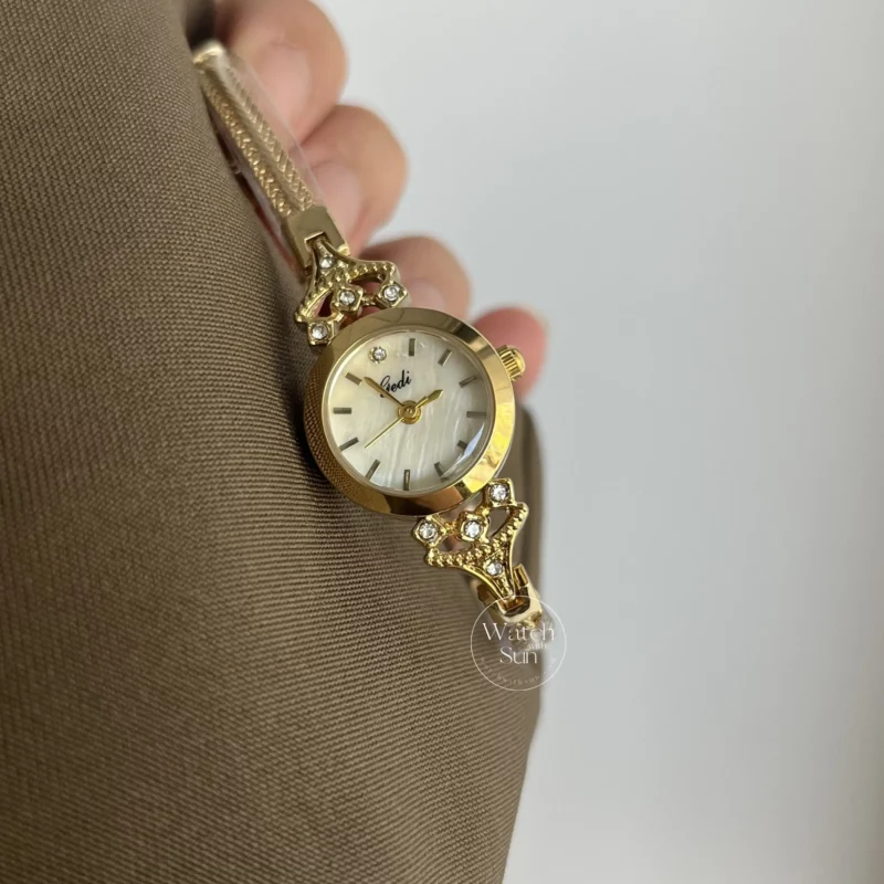 Chic Round Small Face Thin Bracelet Watch